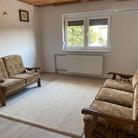 Villa Kuca Za Odmor Tarik Cazin Esterno foto