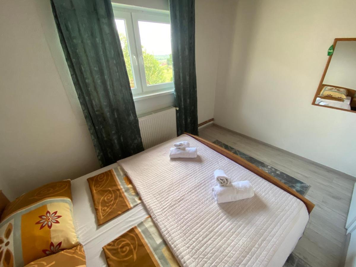 Villa Kuca Za Odmor Tarik Cazin Esterno foto