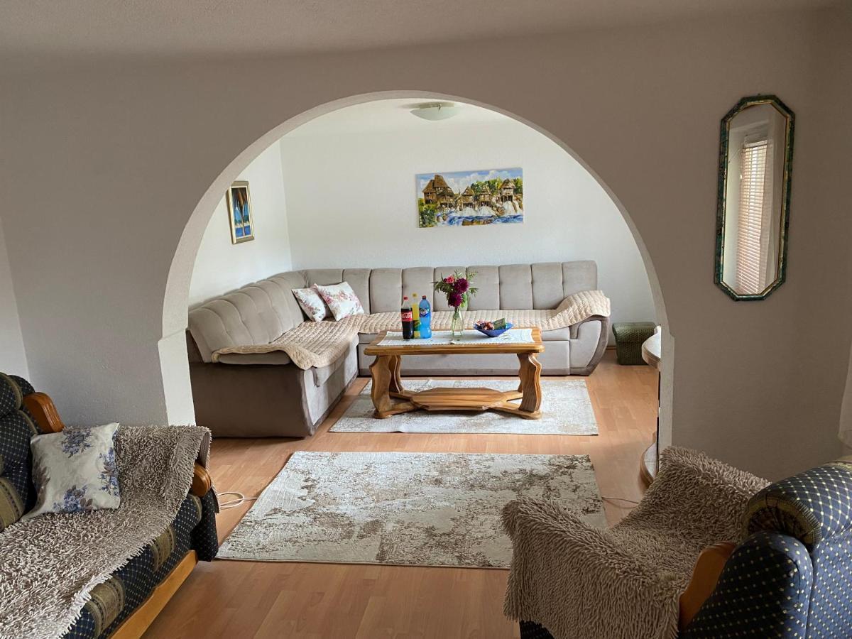 Villa Kuca Za Odmor Tarik Cazin Esterno foto