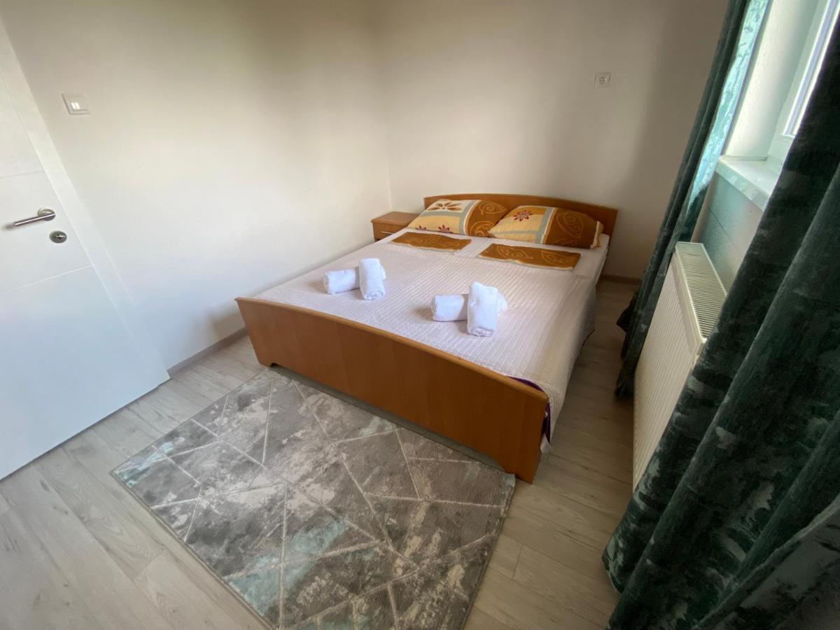 Villa Kuca Za Odmor Tarik Cazin Esterno foto