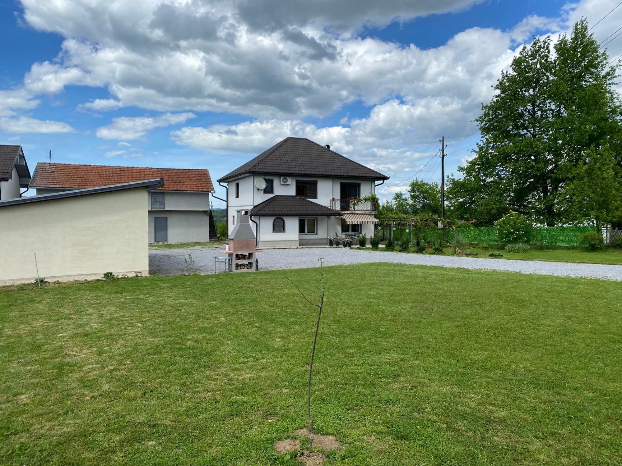 Villa Kuca Za Odmor Tarik Cazin Esterno foto